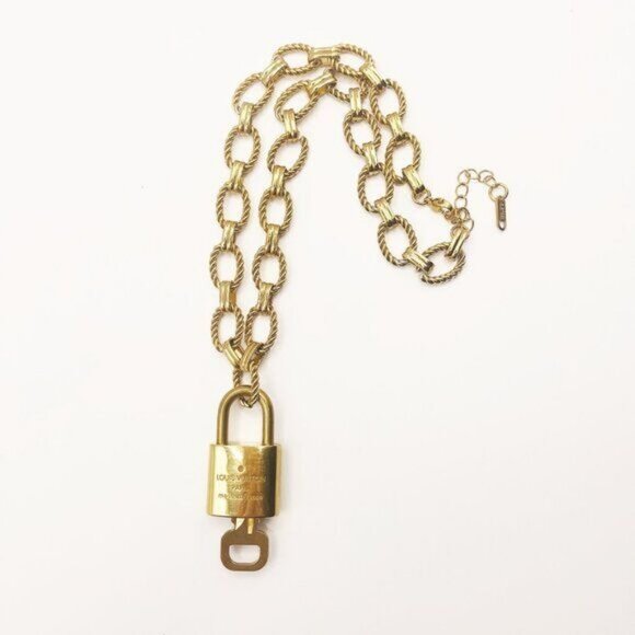 Authentic Louis Vuitton Lock & Key Necklace Pendant Gold-Plated Chain Adjustable - Picture 11 of 11